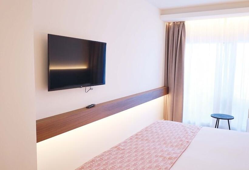 Habitación Estándar, Seth Port Ciutadella
