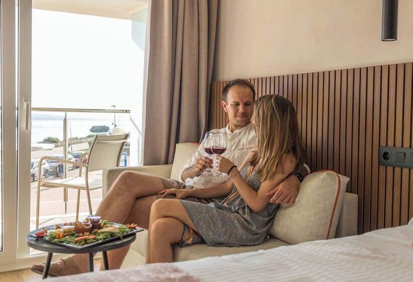 غرفة قياسية مطلّة علي البحر, Seth Port Ciutadella