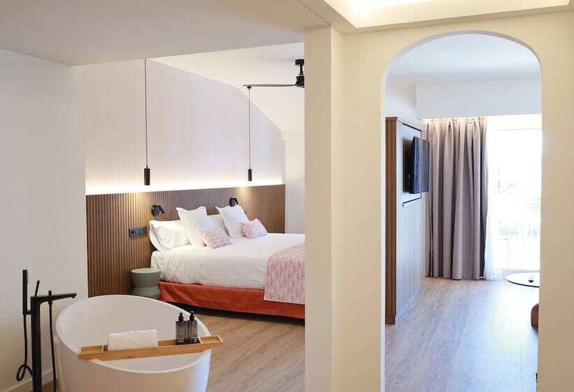 غرفة قياسية, Seth Port Ciutadella