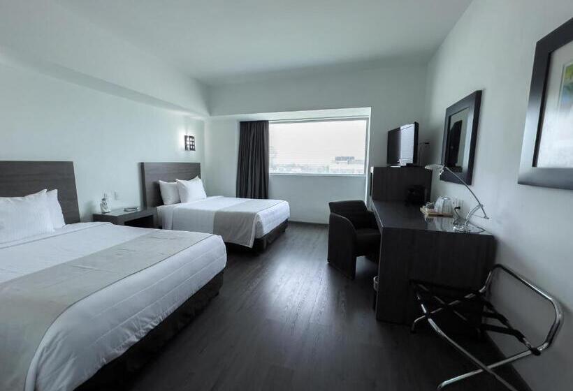 Номер Стандарт 2 Двуспальные Кровати, We Hotel Aeropuerto