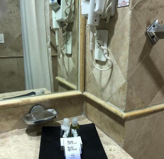 اتاق استاندارد برای معلولان, We Hotel Aeropuerto