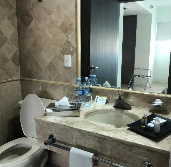 اتاق استاندارد برای معلولان, We Hotel Aeropuerto