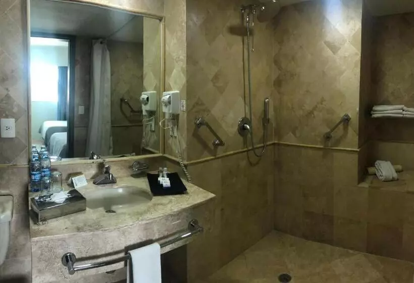 اتاق استاندارد برای معلولان, We Hotel Aeropuerto