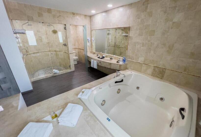 سوئیت مستر, We Hotel Aeropuerto