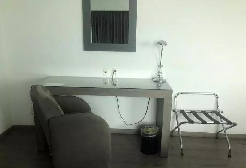سوئیت مستر, We Hotel Aeropuerto