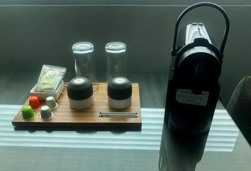 سوئیت مستر, We Hotel Aeropuerto