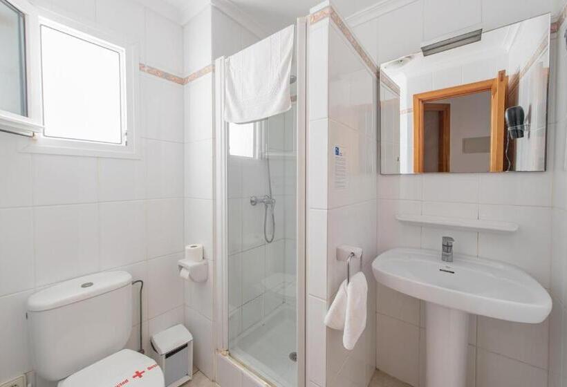 带1个卧室的带阳台的公寓, Apartamentos Es Cañe