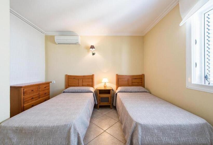 带1个卧室的顶楼公寓, Apartamentos Es Cañe