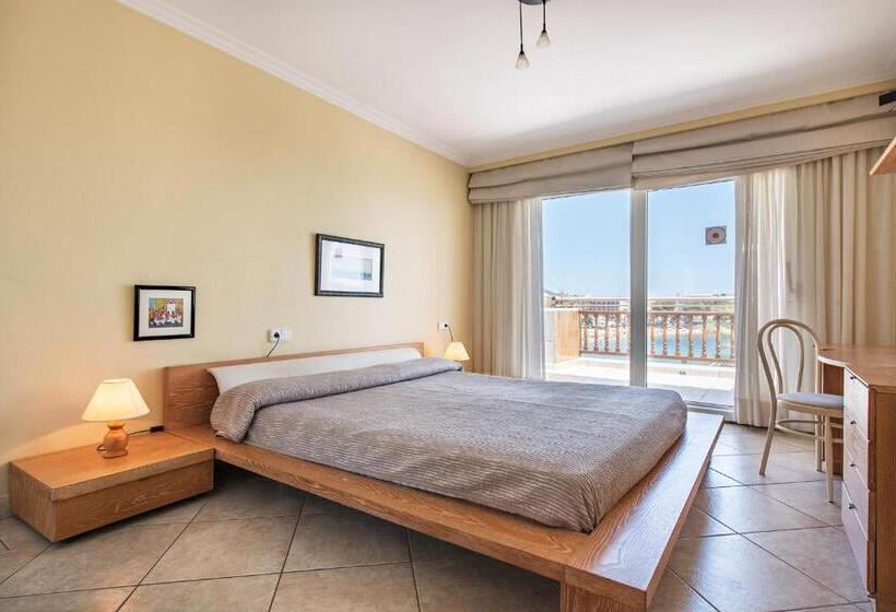 带1个卧室的顶楼公寓, Apartamentos Es Cañe