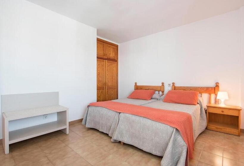 带1个卧室的带海景的公寓, Apartamentos Es Cañe