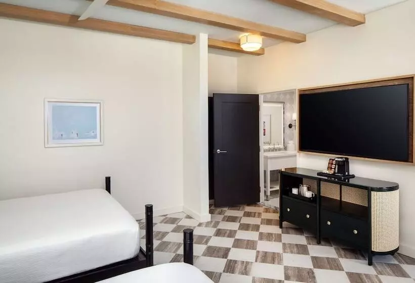 اتاق استاندارد با 2 تخت دوبل, Casa Marina Key West, Curio Collection by Hilton