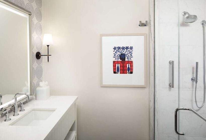 带2个双人床的标准工作室, Casa Marina Key West, Curio Collection by Hilton