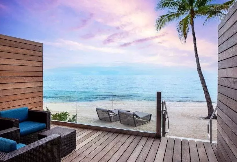 سوییت با چشم‌انداز دریا, Casa Marina Key West, Curio Collection by Hilton