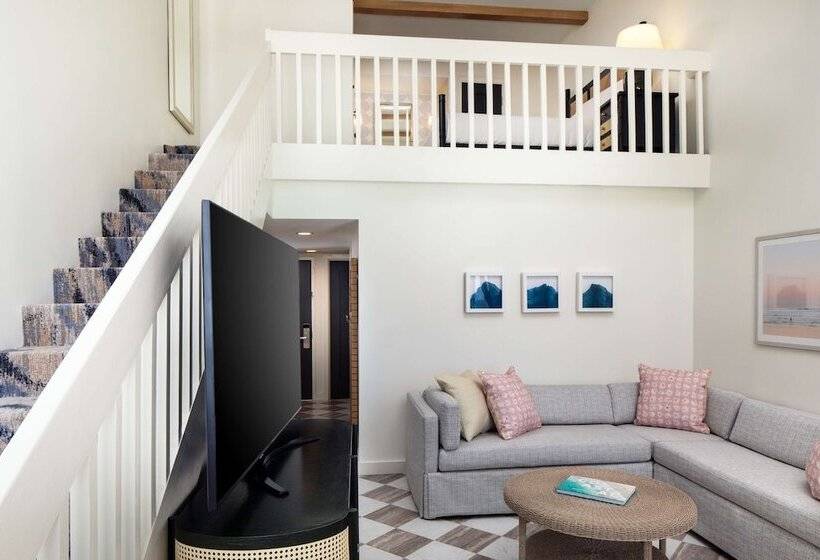 带2个卧室带海景的公寓, Casa Marina Key West, Curio Collection by Hilton