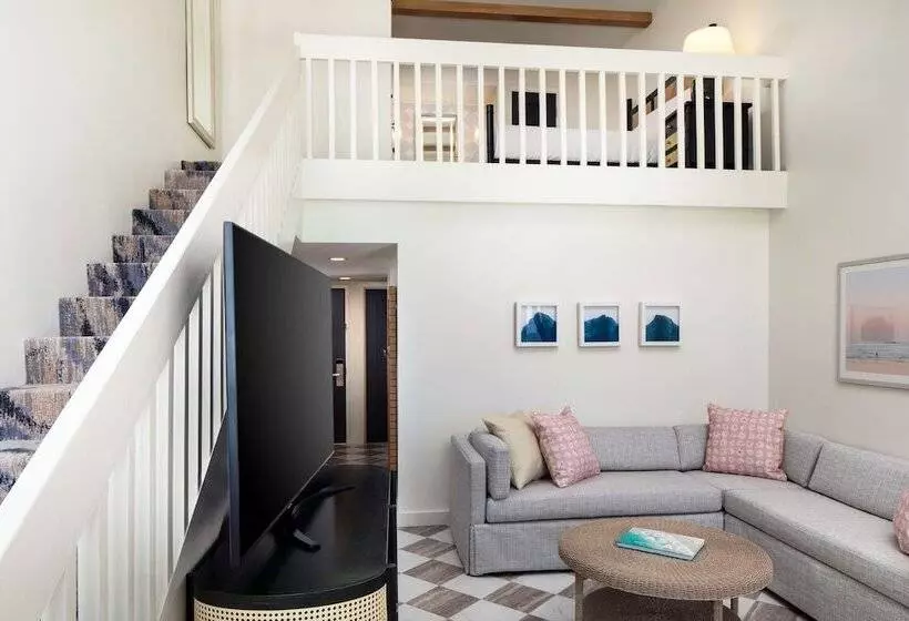 آپارتمان 2 خوابه با چشم‌انداز دریا, Casa Marina Key West, Curio Collection by Hilton