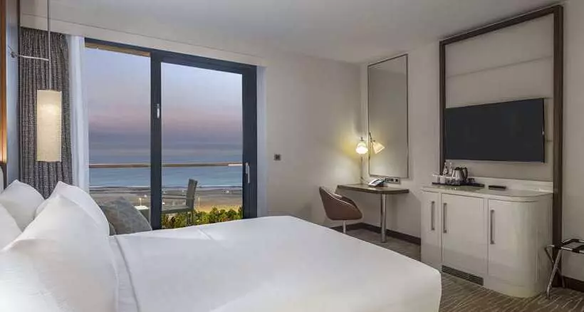 اتاق استاندارد با تخت بزرگ, Casa Marina Key West, Curio Collection by Hilton