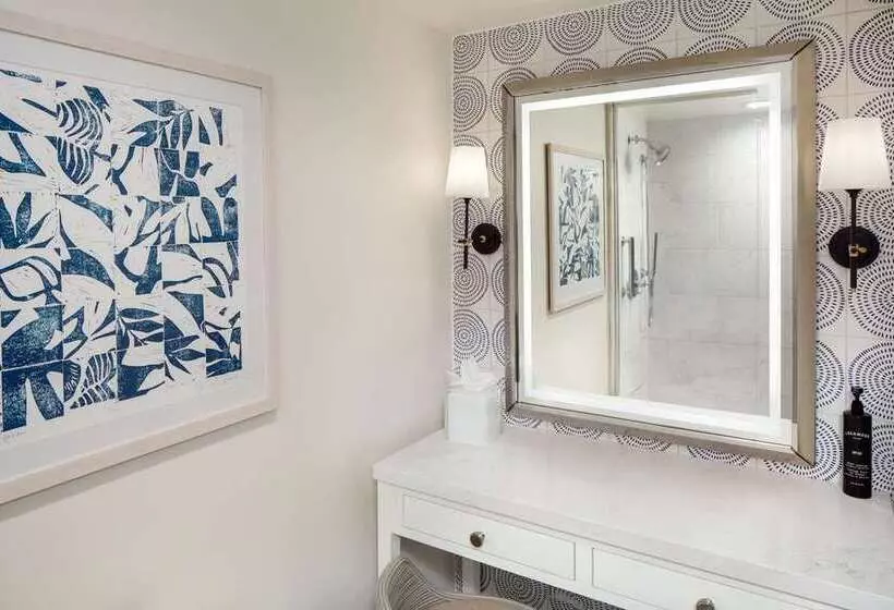 سوئیت با تخت بزرگ, Casa Marina Key West, Curio Collection by Hilton