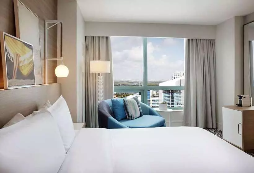سوئیت با تخت بزرگ, Casa Marina Key West, Curio Collection by Hilton