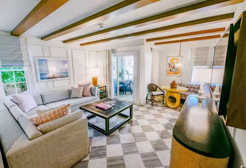 سوئیت با تخت بزرگ, Casa Marina Key West, Curio Collection by Hilton