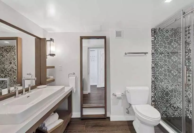 سوییت با چشم‌انداز دریا, Casa Marina Key West, Curio Collection by Hilton