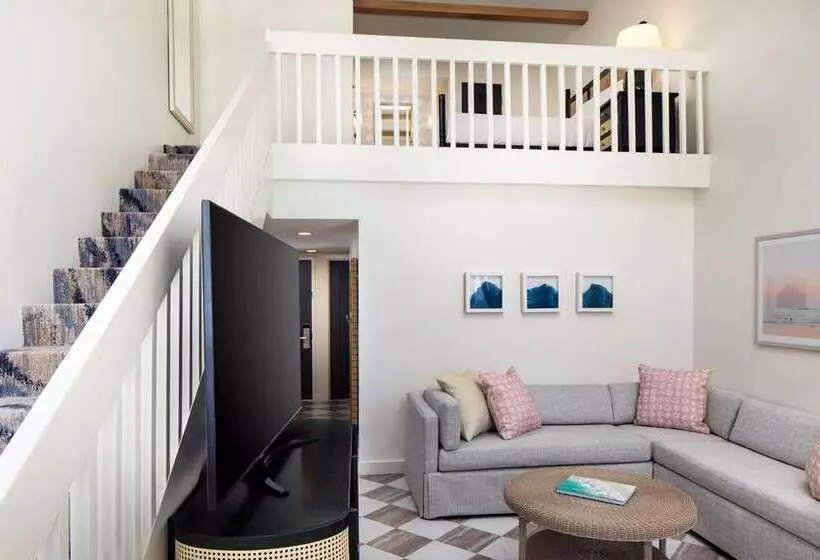 اتاق استاندارد با چشم‌انداز دریا, Casa Marina Key West, Curio Collection by Hilton