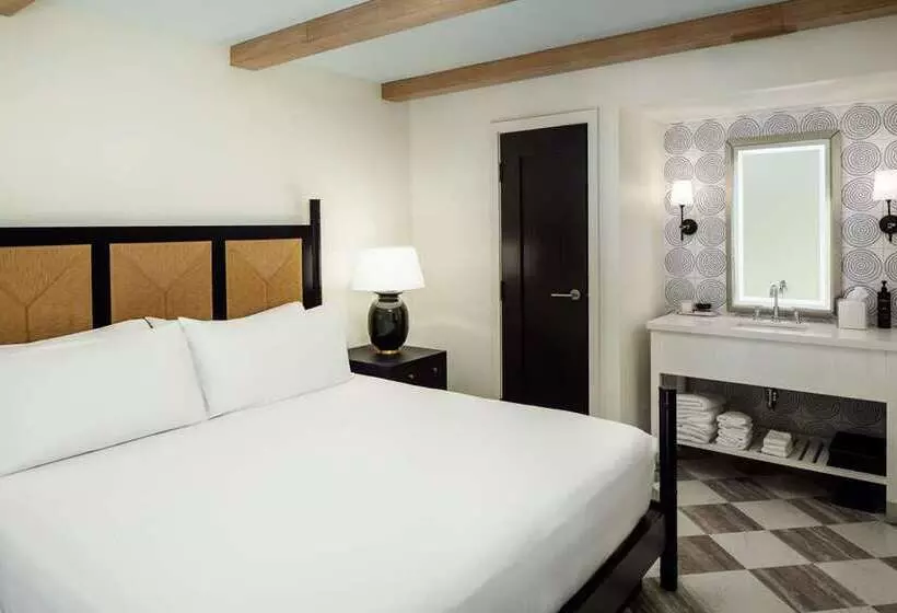 اتاق استاندارد با چشم‌انداز دریا, Casa Marina Key West, Curio Collection by Hilton