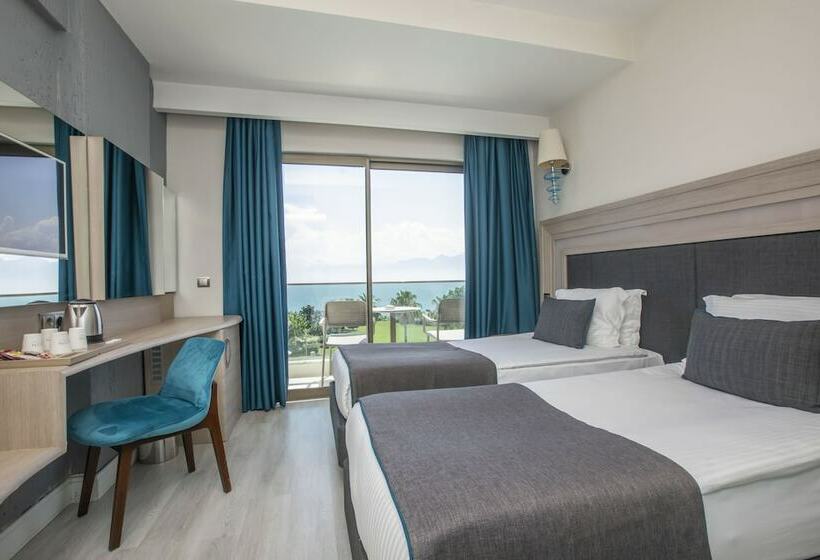 اتاق استاندارد با چشم‌انداز دریا, Falcon