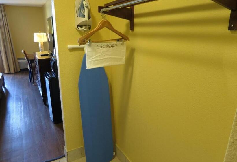 Quarto Estandar Cama King para Deficientes Físicos, Floridian Express International Drive