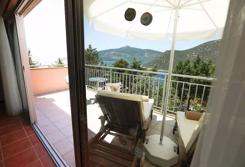 سوییت با چشمانداز دریا, Happy Hotel Kalkan