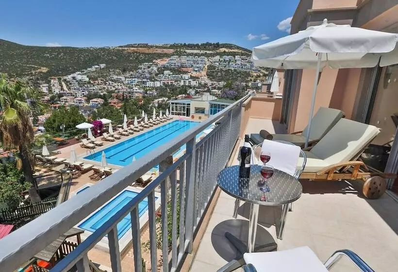 سوییت با چشمانداز دریا, Happy Hotel Kalkan