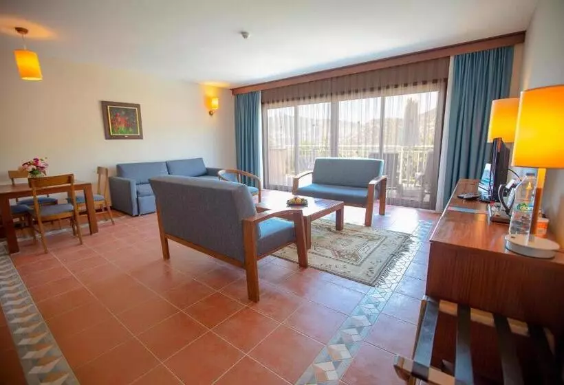 سوییت با چشمانداز دریا, Happy Hotel Kalkan