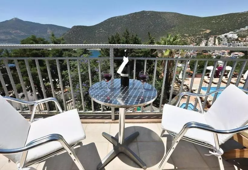 سوییت با چشمانداز دریا, Happy Hotel Kalkan