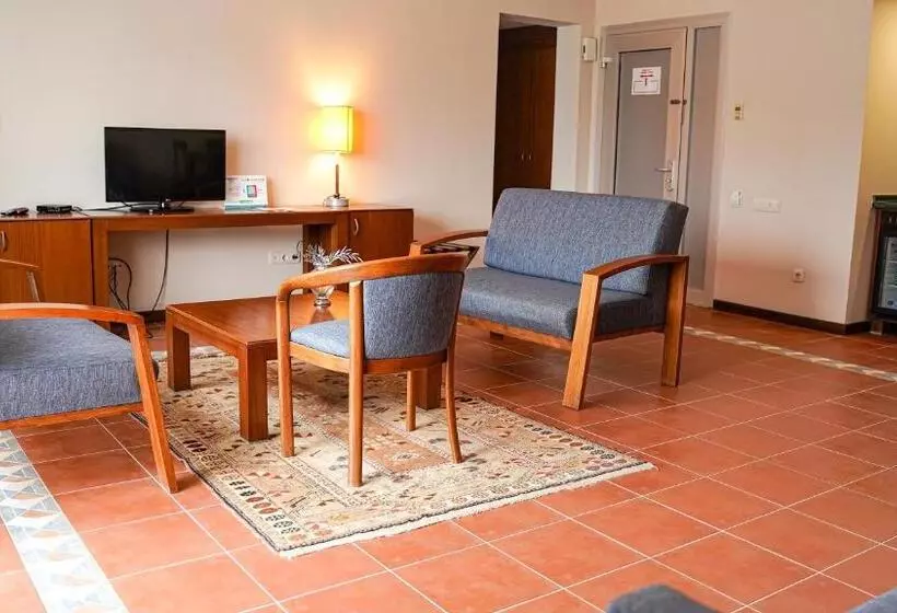 سوییت با چشمانداز باغ, Happy Hotel Kalkan