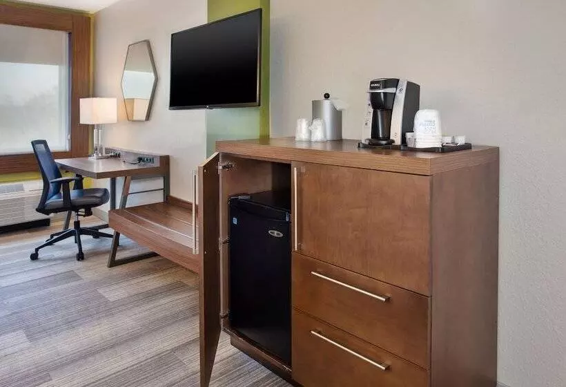 2ダブルベッドのスタンダードルーム, Holiday Inn Express Nashville Airport, An Ihg