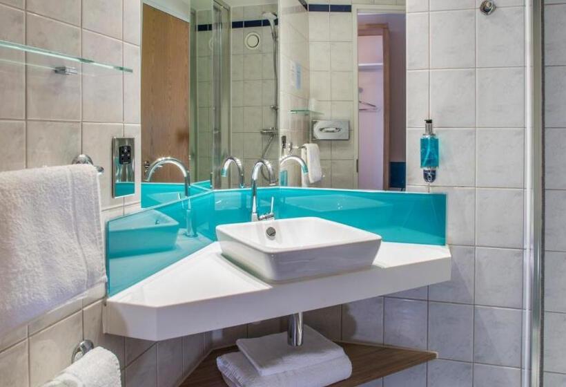 Номер Стандарт, Holiday Inn Express Oxford Kassam Stadium, An Ihg