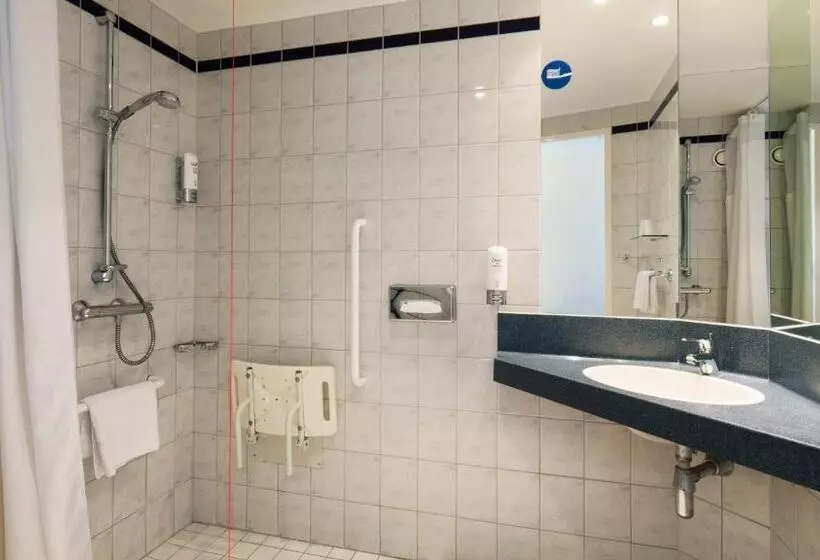 اتاق استاندارد برای معلولان, Holiday Inn Express Oxford Kassam Stadium, An Ihg