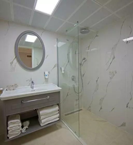 اتاق استاندارد سه نفره, Motto Premium Hotel&spa