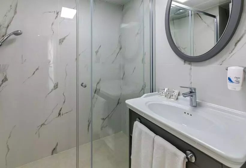 اتاق استاندارد سه نفره, Motto Premium Hotel&spa