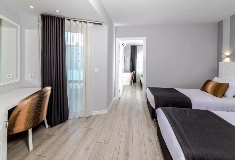اتاق استاندارد چهار تخته, Motto Premium Hotel&spa