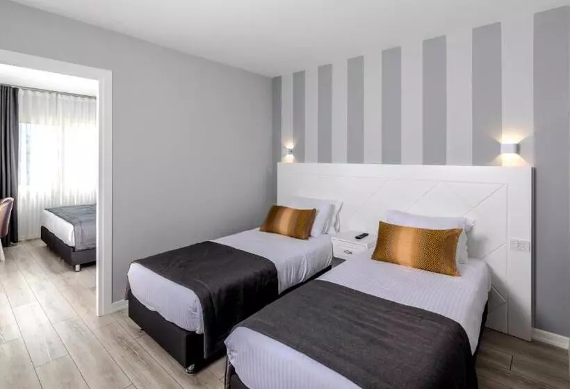 اتاق استاندارد چهار تخته, Motto Premium Hotel&spa