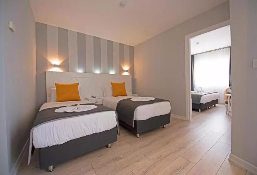 اتاق استاندارد چهار تخته, Motto Premium Hotel&spa