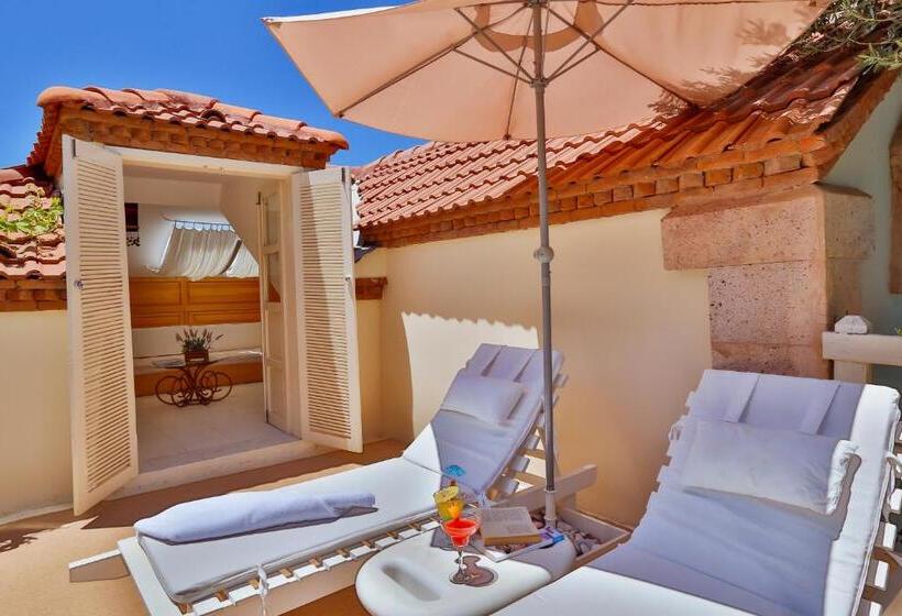 Люкс с Террасой, Oyster Residences   Adult Only