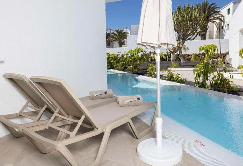 Люкс с Бассейном, Radisson Blu Resort Lanzarote
