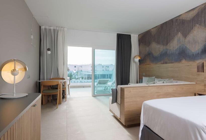 سوییت جونیور, Radisson Blu Resort Lanzarote