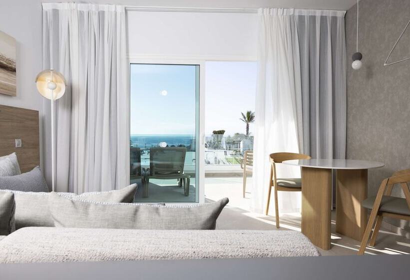 سوییت جونیور با چشمانداز دریا, Radisson Blu Resort Lanzarote