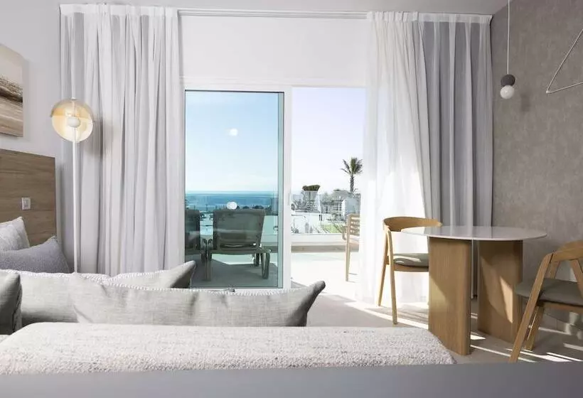オーシャンビュージュニアスイート, Radisson Blu Resort Lanzarote