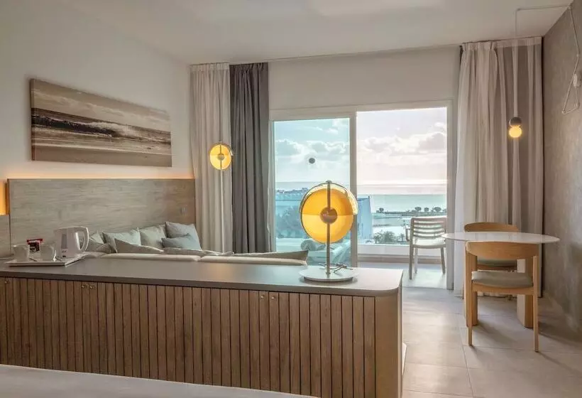 オーシャンビュージュニアスイート, Radisson Blu Resort Lanzarote