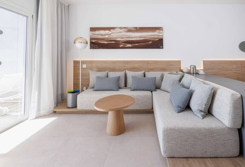 سوییت جونیور با چشمانداز دریا, Radisson Blu Resort Lanzarote
