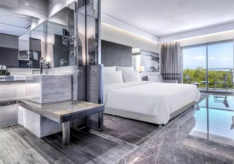 سوییت سوپریور با چشمانداز دریا, Rixos Premium Belek, The Land of Legends Access