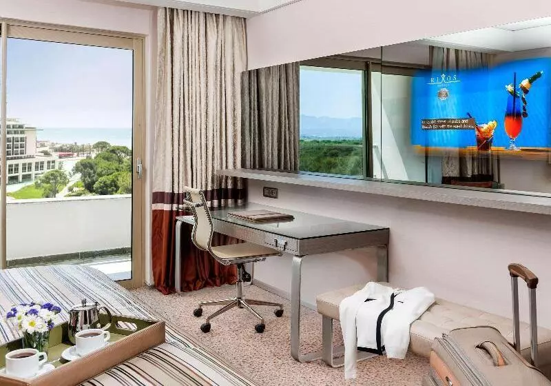 سوییت سوپریور با چشمانداز دریا, Rixos Premium Belek, The Land of Legends Access